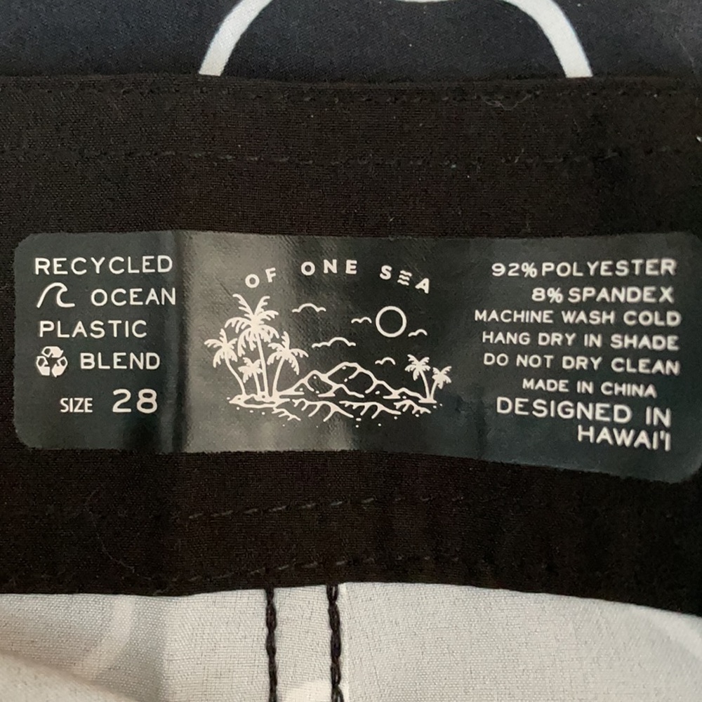 OF ONE SEA Men’s Retro Shaka Boardshorts - Picture 6 of 8